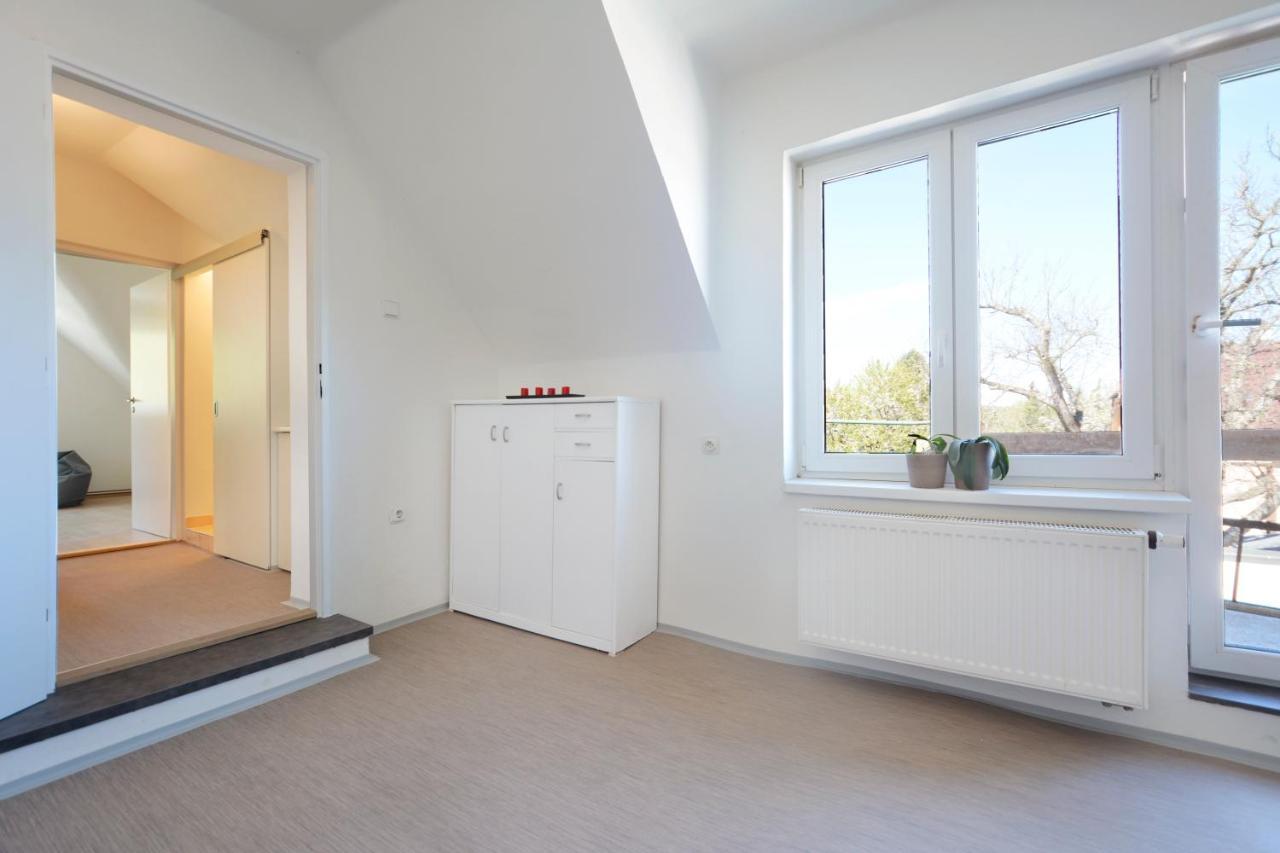 Apartmány Jevany Exterior foto